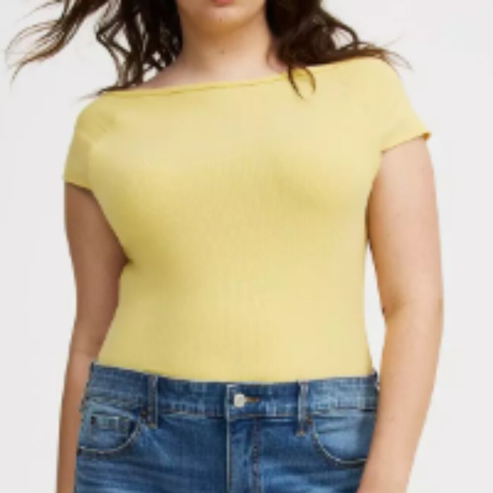 Torrid Size 1X Yellow Boat Neck Tee
